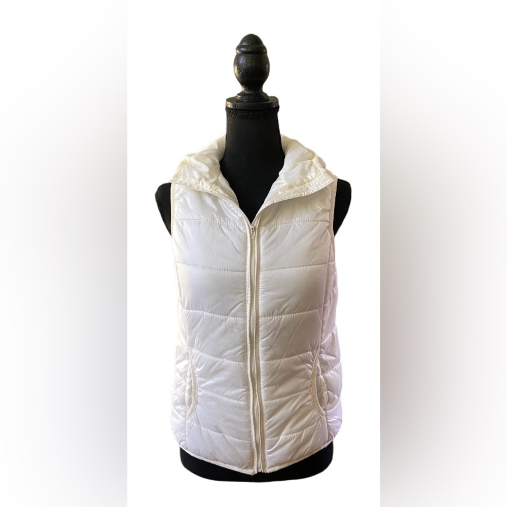 Baccini: White Polar Bear Vest